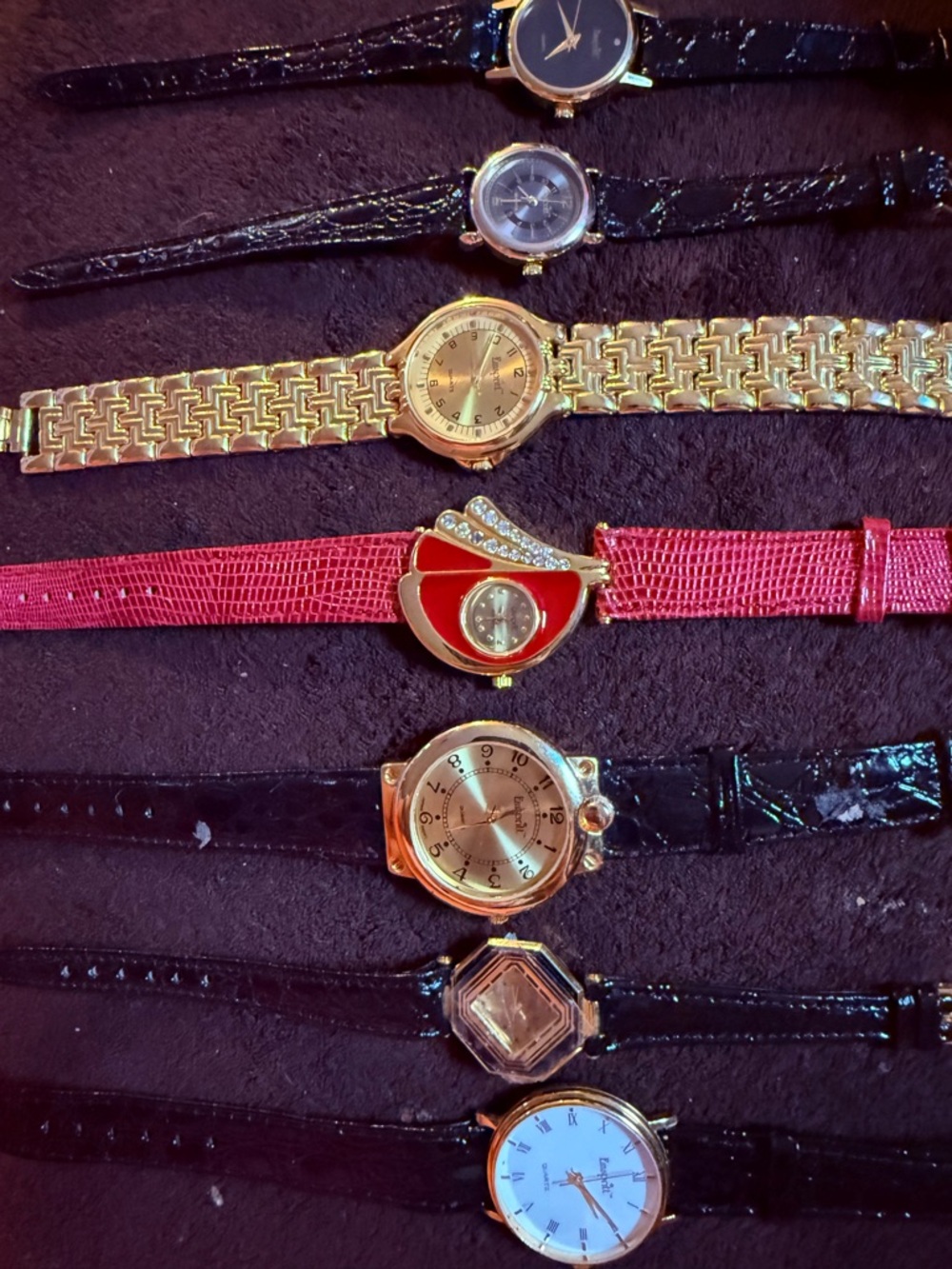 There’s 7 different types Gold and Red Women’s Fashion Watch with Red Strap